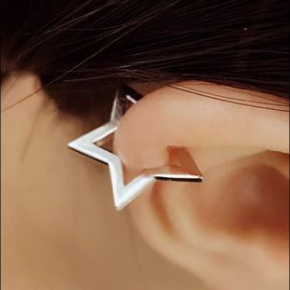 🎉 New Silver Star No Piercing Earrings pair